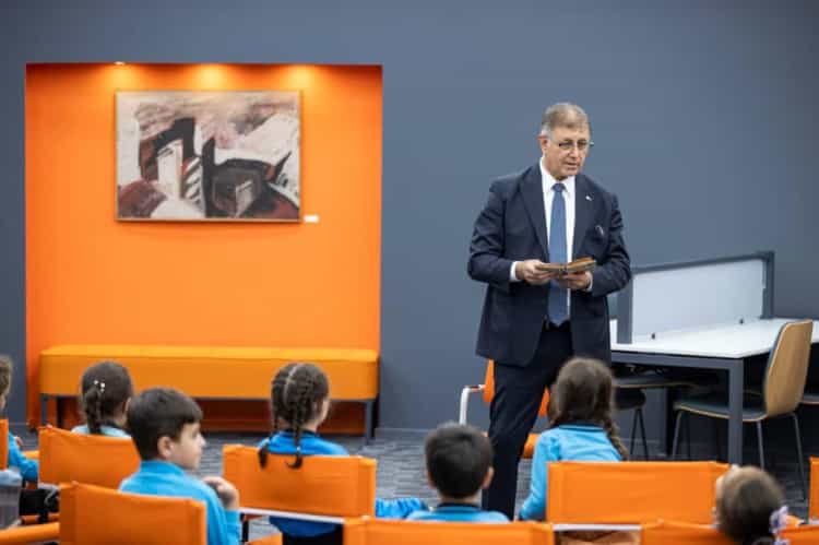 Başkan Tugay, İzmirli Miniklerle Hikaye Saati Düzenledi
