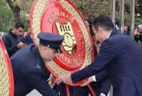 29 ekim cumhuriyet bayrami celenk sunma toreni ile basladi