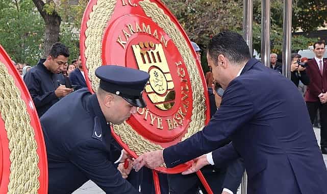 29 Ekim Cumhuriyet Bayramı Çelenk Sunma Töreni ile başladı 1 29 ekim cumhuriyet bayrami celenk sunma toreni ile basladi
