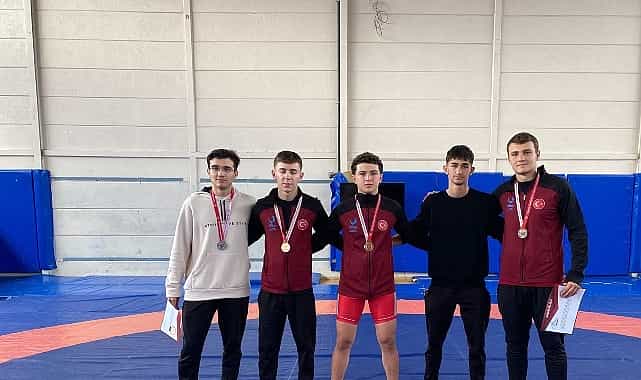Aliağa’nın Genç Güreşçileri Okullarını İzmir Üçüncüsü Yaptı 1 aliaganin genc gurescileri okullarini izmir ucuncusu yapti
