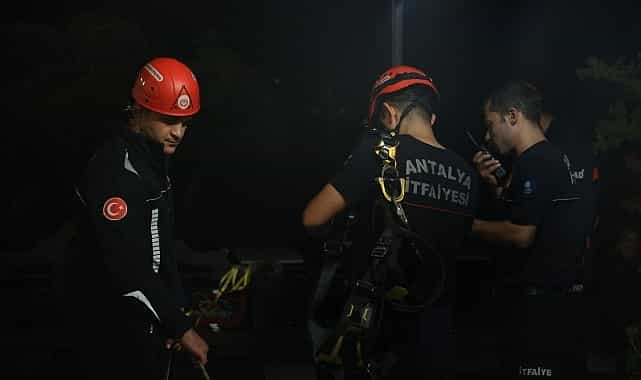 Antalya İtfaiyesi’nden nefes kesen kurtarma operasyonuna destek 1 antalya itfaiyesinden nefes kesen kurtarma operasyonuna destek