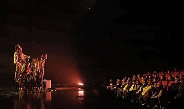 ataturk sanat merkezi sefiller ile perde dedi