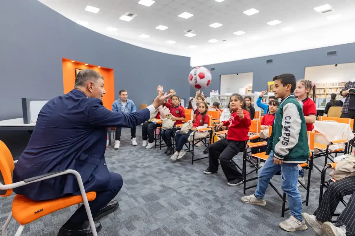 Başkan Tugay, Kadifekaleli Çocuklarla Hikaye Saati Düzenledi