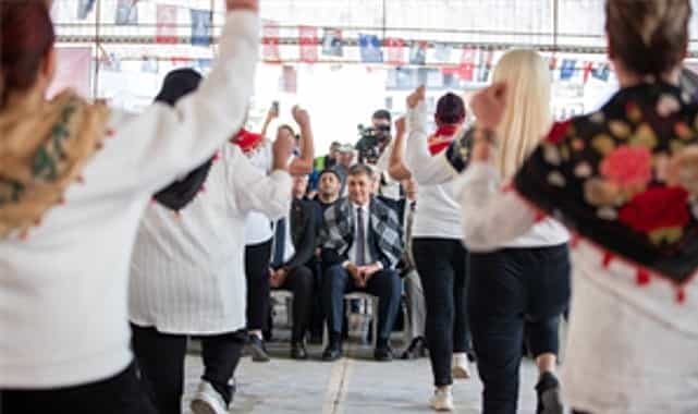 baskan tugay menemen cumhuriyet her yerde kutlamalarina katildi