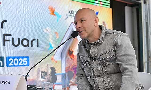 Demir Demirkan bu kez edebiyat sahnesinde hayranları ile buluştu 1 demir demirkan bu kez edebiyat sahnesinde hayranlari ile bulustu