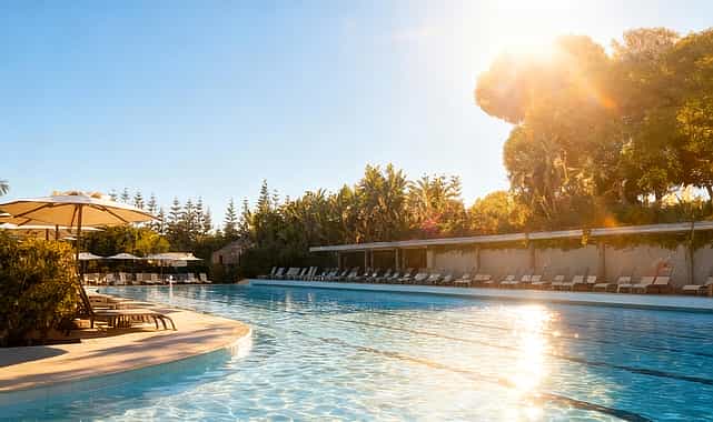 ela excellence resort belekte yaz hic bitmiyor sari yazin enerjisi akdenizde devam ediyor