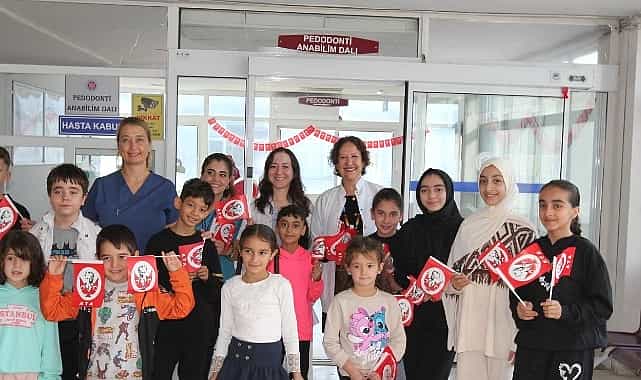 EÜ Diş Hekimliği Fakültesi, çocuklarla Cumhuriyet coşkusunu paylaştı 1 eu dis hekimligi fakultesi cocuklarla cumhuriyet coskusunu paylasti