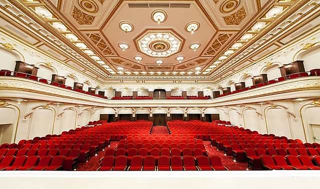 grand perada kasim ayi muzikle dolu geciyor