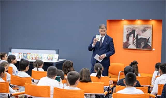 İzmirli çocuklar, Başkan Tugay’la okuma saatinde buluştu 1 izmirli cocuklar baskan tugayla okuma saatinde bulustu