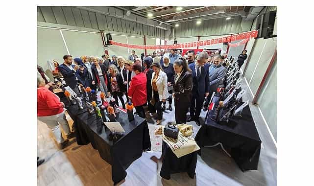 kahraman turk kadinlari golcukte sanatla bulustu