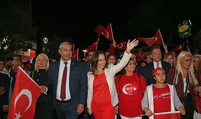 Karşıyaka 29 Ekim’de gelincik tarlasına dönüşecek! 1 karsiyaka 29 ekimde gelincik tarlasina donusecek