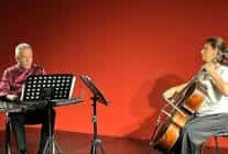 mem sahnede sezon cello ve kanunun bulusmasiyla basladi