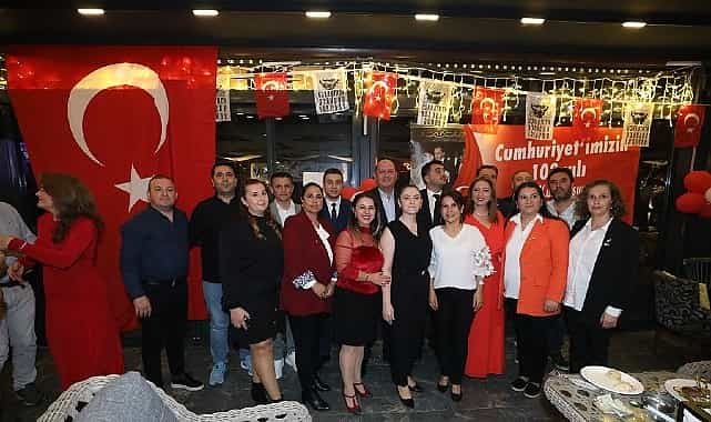 Menderes’in Her Noktasında Cumhuriyet Coşkusu 1 menderesin her noktasinda cumhuriyet coskusu