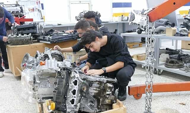 renault turkiyeden ege meslek yuksekokuluna onemli bagis