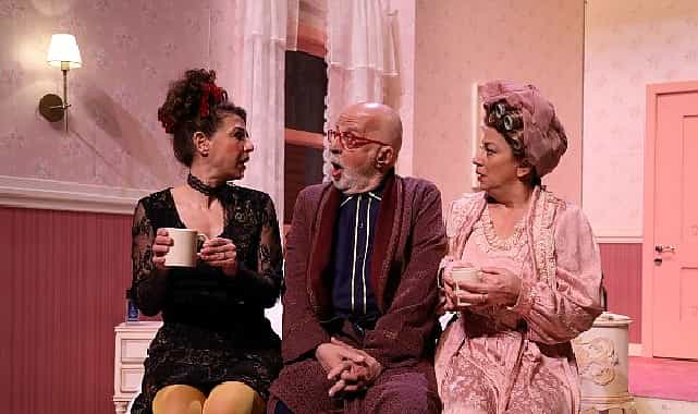 Şehrin Tiyatrosu “Yatak Odası Komedisi” Oyunuyla Maltepe’de 1 sehrin tiyatrosu yatak odasi komedisi oyunuyla maltepede