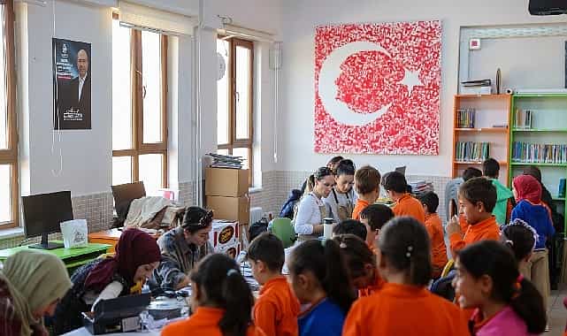 selcuklu sanat ve tasarim atolyesinden dis mahallelerdeki ogrencilere sanat etkinligi