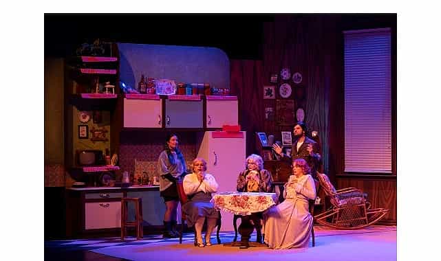 Adanalılar, "Üç Jokerli Konken'i" keyifle izledi 1 adanalilar uc jokerli konkeni keyifle izledi