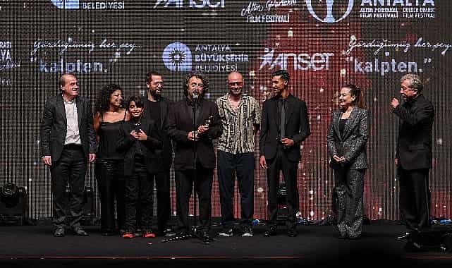 Altın Portakal'ın galibi 'Tavşan İmparatorluğu' 1 altin portakalin galibi tavsan imparatorlugu