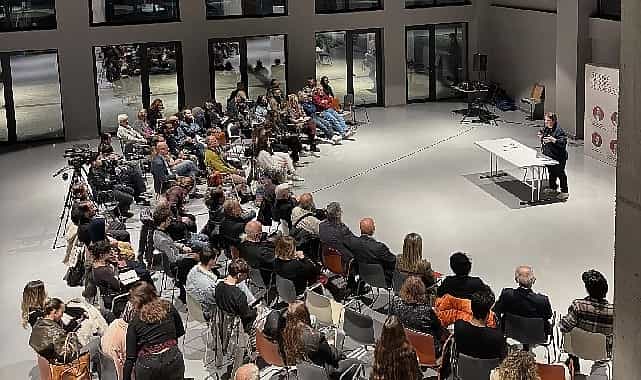 aristotelesin felsefesi pancar deposunda konusuldu