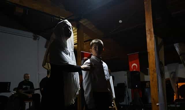 Atatürk, Efes Selçuk’ta Şarkılar ve Şiirlerle Anıldı 1 ataturk efes selcukta sarkilar ve siirlerle anildi