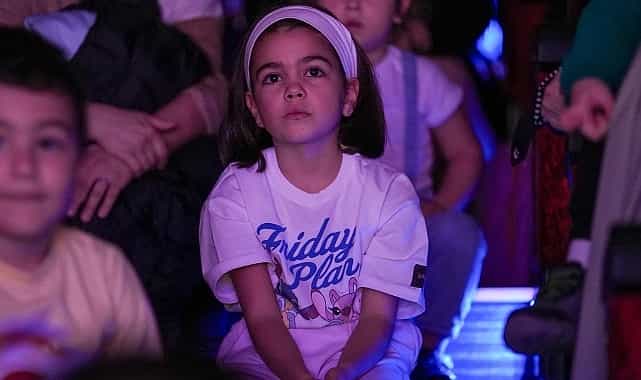 Baloncukların Büyüsü Maltepe’de Miniklere Neşe Saçtı 1 baloncuklarin buyusu maltepede miniklere nese sacti