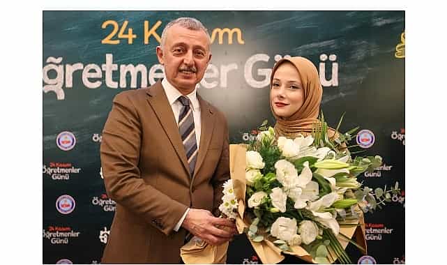 baskan buyukakin ulkemizin gelecegini insa ediyorsunuz