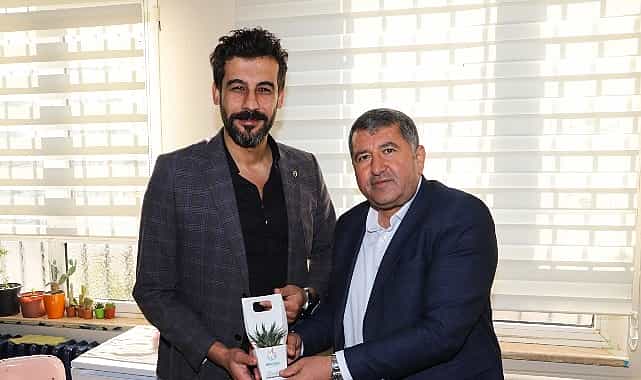 bayindir belediye baskani davut sakarsu ogretmenler gunu dolayisiyla okullari ziyaret etti