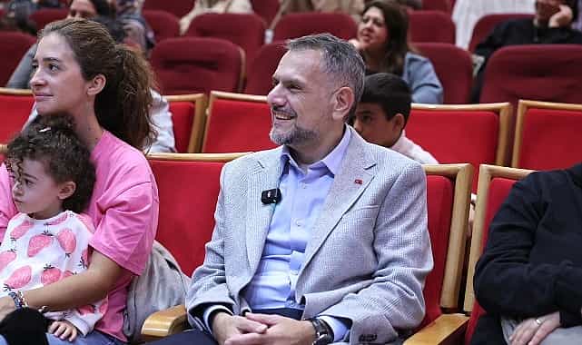 Bayrampaşa Belediyesi’nin çocuk şenliğinde doyasıya eğlence 1 bayrampasa belediyesinin cocuk senliginde doyasiya eglence