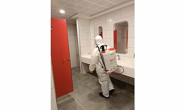 Bayrampaşa'da okullar dezenfekte ediliyor 1 bayrampasada okullar dezenfekte ediliyor