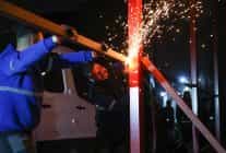 buca belediyesinden hazine arazisinde kacak yapiya gece operasyonu