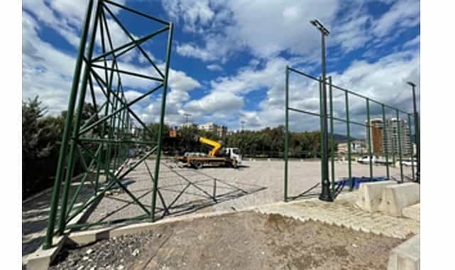 buyuksehirden genclere bes yeni hali saha