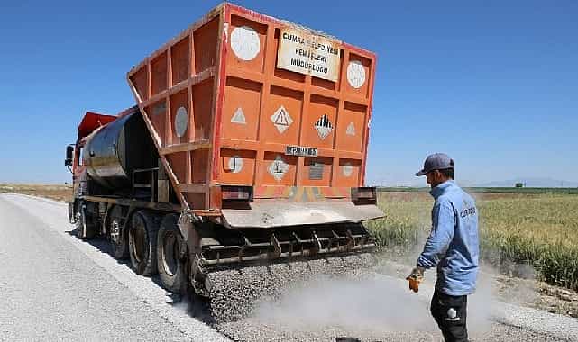 cumra belediyesi 600 bin mc2b2 asfalt serimi yapti