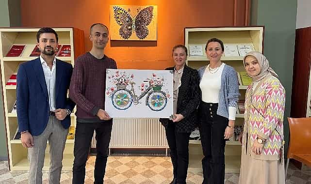 Elektronik atıklardan sanata çevreci dönüşüm 1 elektronik atiklardan sanata cevreci donusum