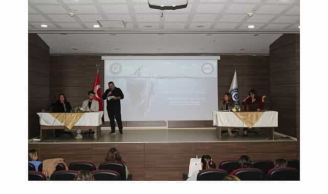 eude bagimlilik sosyoloji bolumunun duzenledigi panel ile her yonuyle ele alindi