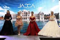 evlilik fuarinda gelinlik defilesi buyuledi