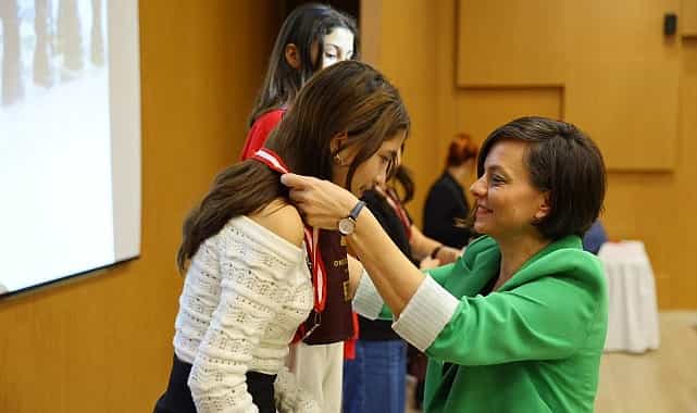 Geleceğin Satranççıları Karabağlar 'da Buluştu 1 gelecegin satranccilari karabaglar da bulustu