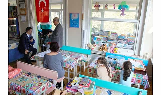 izmir il milli egitim muduru hastanedeki ogrencilerle bulustu