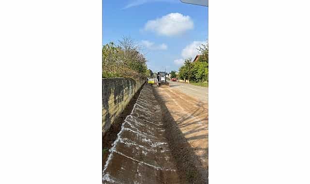 Kandıra'da yağmur suyu kanalları temizlendi 1 kandirada yagmur suyu kanallari temizlendi