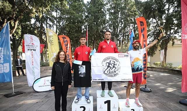 Karşıyaka’da 1500 kişi Ata’dan Ana’ya koştu! 1 karsiyakada 1500 kisi atadan anaya kostu