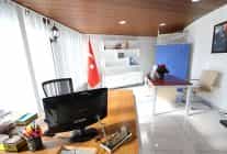 karsiyakada kadinlar yalniz degil