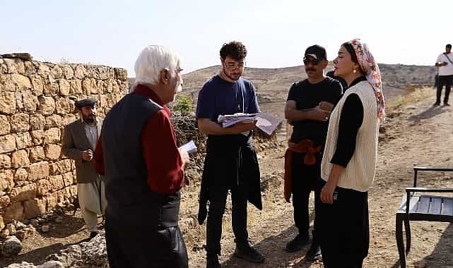 Komedi türünde yılın iddialı filmlerinden Damat Mektebi’nin çekimleri başladı. 1 komedi turunde yilin iddiali filmlerinden damat mektebinin cekimleri basladi