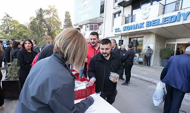 konakta ataturk sonsuz ozlem ve saygiyla anildi