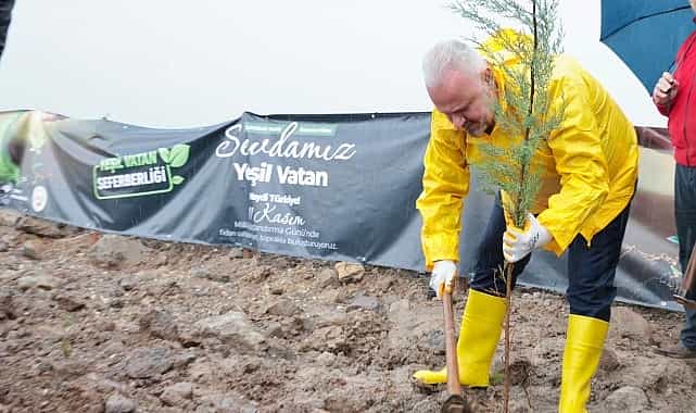 Menemen’de fidanlar, yeşil vatan için dikildi 1 menemende fidanlar yesil vatan icin dikildi
