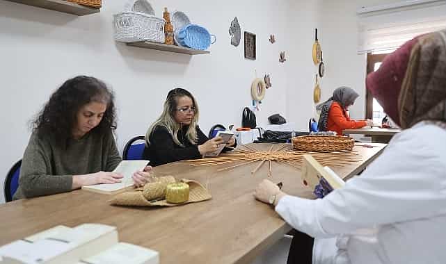 Nevşehir Belediyesi Kursiyerlerine Kitap Okuma Etkinliği 1 nevsehir belediyesi kursiyerlerine kitap okuma etkinligi