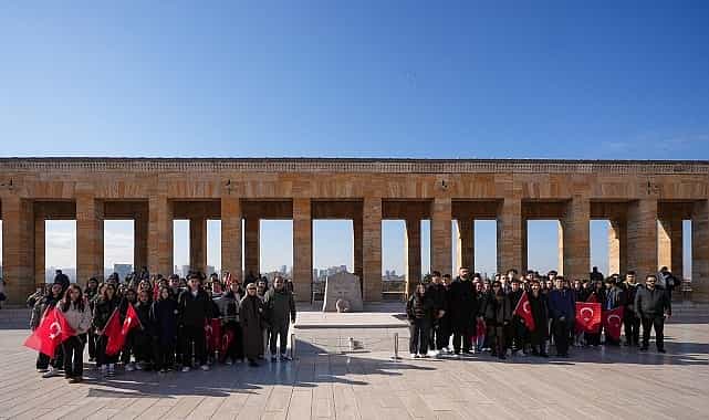 Öğrenciler istedi, Maltepe Belediyesi Anıtkabir’e götürdü 1 ogrenciler istedi maltepe belediyesi anitkabire goturdu