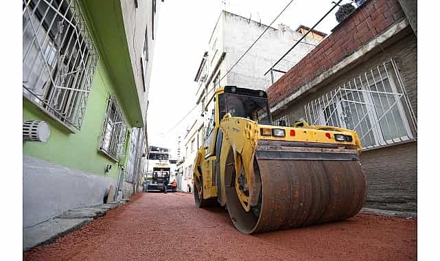 Osmangazi’de Eski Asfaltlar Yenileniyor 1 osmangazide eski asfaltlar yenileniyor