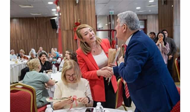 Zübeyde Hanım Huzurevi’nde 24 Kasım buluşması 1 zubeyde hanim huzurevinde 24 kasim bulusmasi