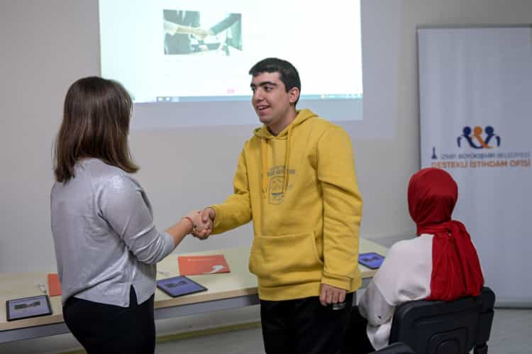 İzmir’de 53 Engelli İş Hayatına Kazandırıldı