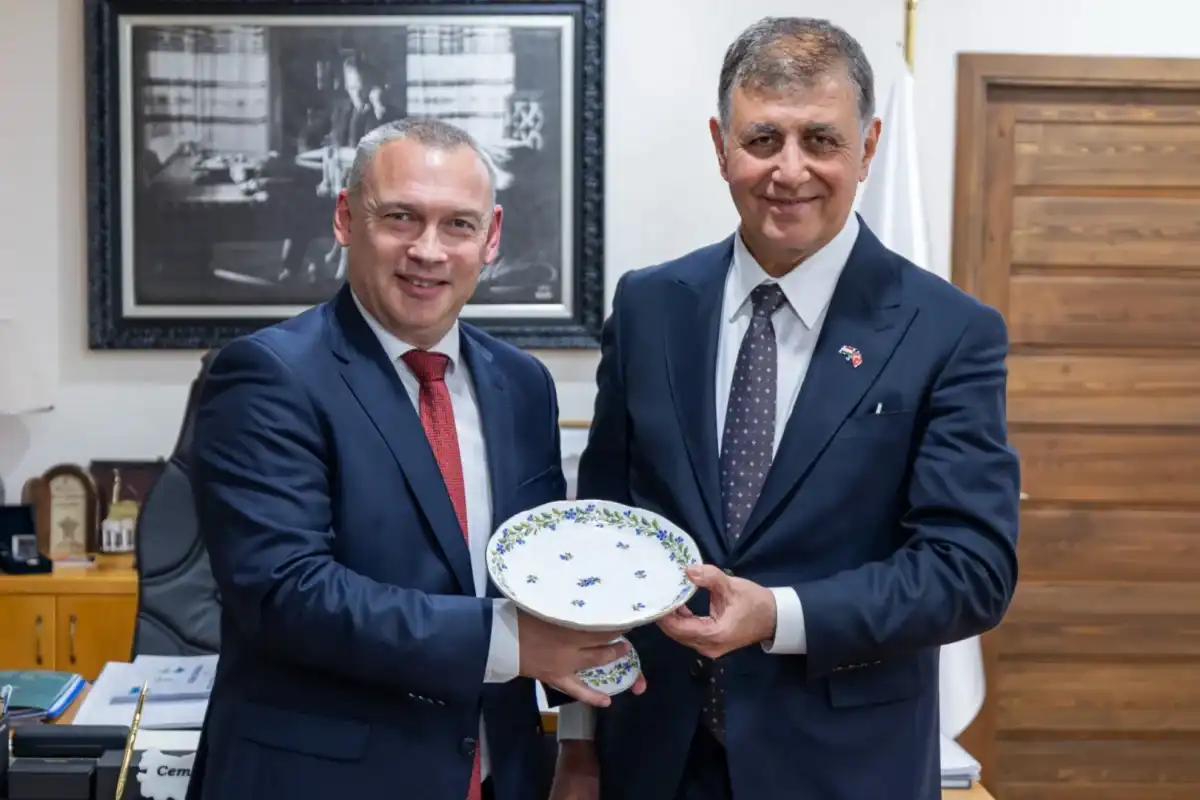 İzmir–Macaristan Kardeş Kent Süreci Başlıyor