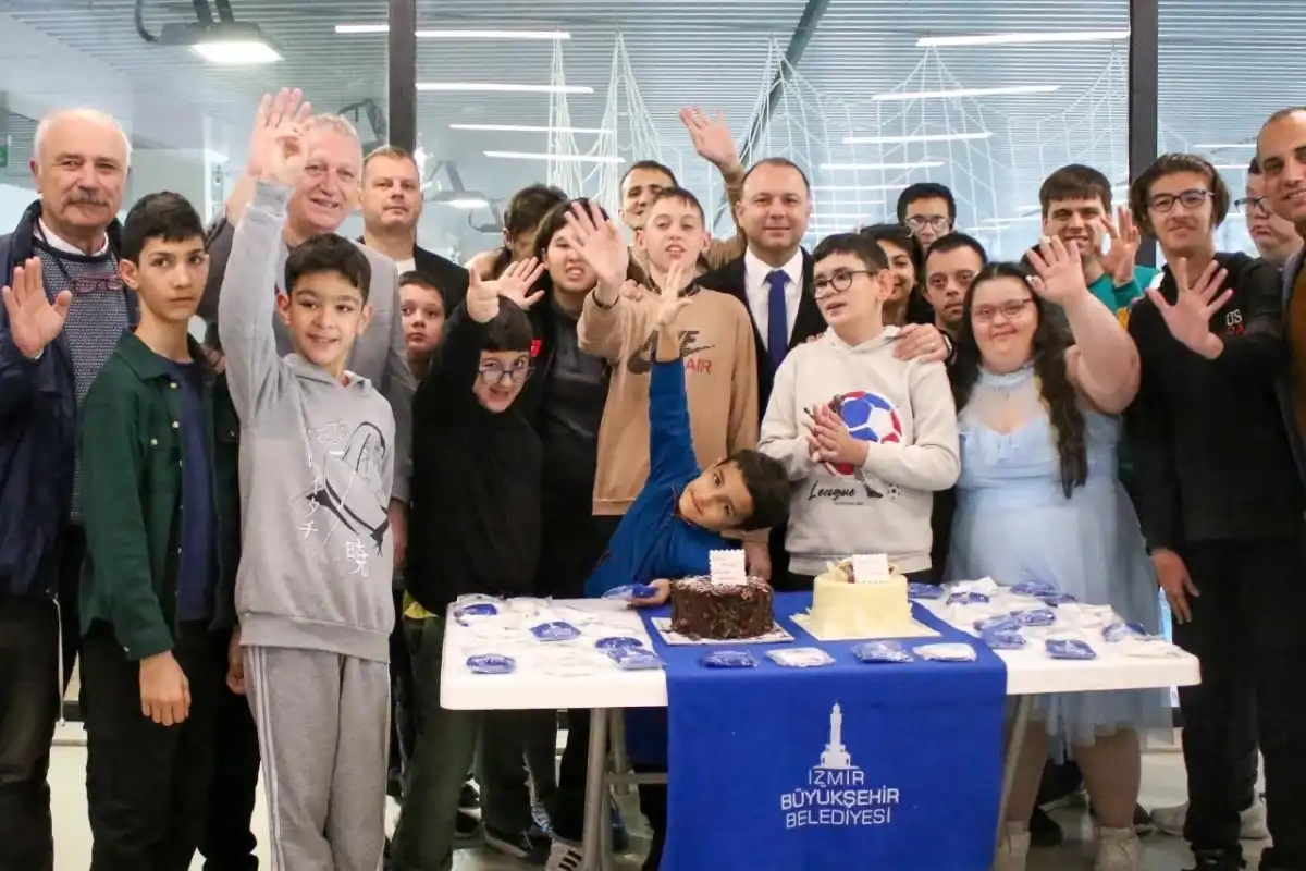 İzmir’de Sevgiyle Engelsiz Adımlar 1 İzmir’de Sevgiyle Engelsiz Adımlar